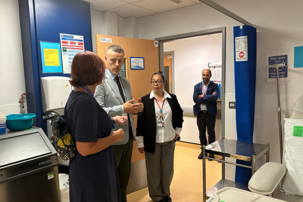 Lord O’Shaughnessy touring NIHR King’s Clinical Research Facility